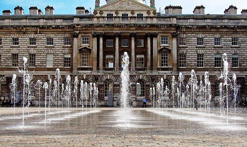 Το υπέροχο κτίριο του Somerset House του Λονδίνου