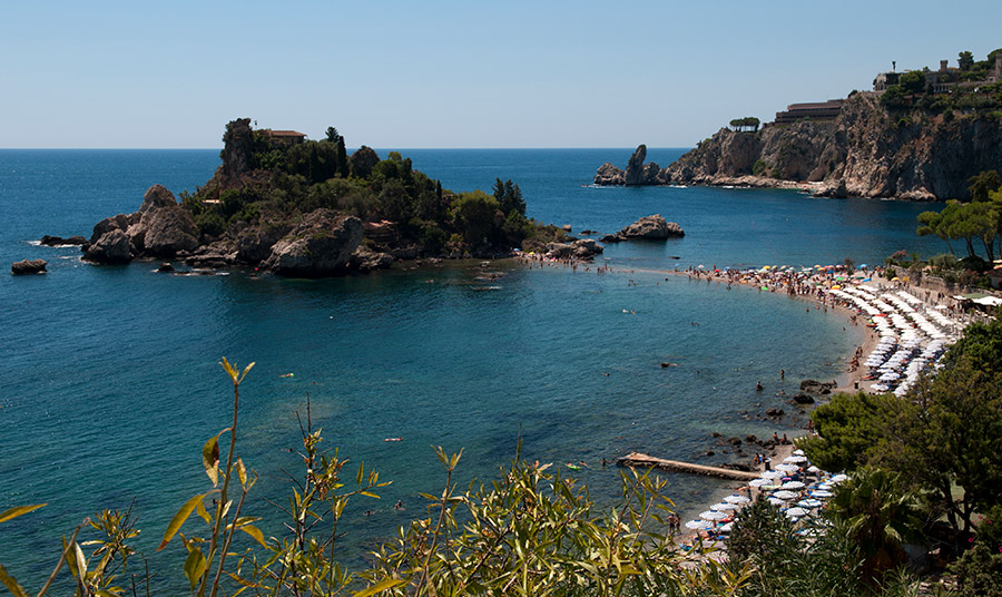 Μία εκδρομή στο Isola Bella είναι… απαραίτητη! 