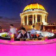 Tο Sky Bar at Sirocco στην Ταϋλάνδη είναι το ψηλότερο ανοιχτό μπαρ του κόσμου