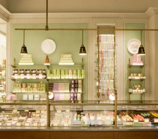 Some shops. Магазин Laduree. Магазин сладостей в французском стиле. Пастельных витрина. Магазины сладостей в Париже.