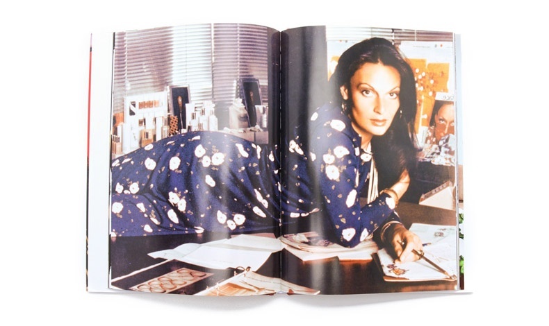 Aπό το βιβλίο «The Wrap» των εκδόσεων Assouline, η Diane von Fürstenberg