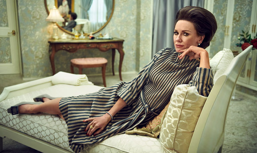 H Naomi Watts ως Babe Paley στη σειρά «Feud: Capote vs the Swans» Photograph: Pari Dukovic 