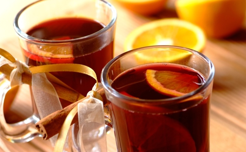 Glühwein: Ζεστή συντροφιά!