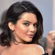 H Kendall Jenner κατάφερε φέτος να βρεθεί στην κορυφή της ετήσιας λίστας Forbes, ως το πιο ακριβοπληρωμένο μοντέλο