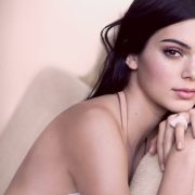 H Kendall Jenner κέρδισε 22 εκατομμύρια δολάρια μέσα στην προκαθορισμένη περίοδο των 12 μηνών, λόγω και των επικερδών συμβολαίων της, όπως με την Est?e Lauder