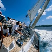 Ιστιοπλοϊκό στους αγώνες Antigua Race Week, Photo © Onne van der Wal/Corbis