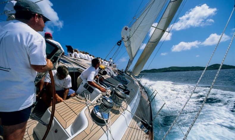 Ιστιοπλοϊκό στους αγώνες Antigua Race Week, Photo © Onne van der Wal/Corbis