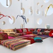 Ο καναπές «Mah Jong» της Roche Bobois ντυμένος με υφάσματα Missoni