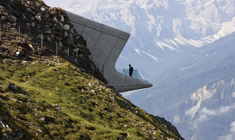 Το μουσείο Messner Mountain Museum Corones «κρέμεται» από τη βουνοπλαγιά στο όρος Kronplatz στο νότιο Τιρόλο