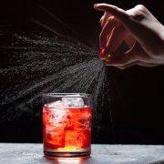 Γιατί είναι στην επικαιρότητα το κοκτέιλ negroni αυτόν τον καιρό;