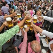 Oktoberfest: Το πανηγύρι της μπίρας