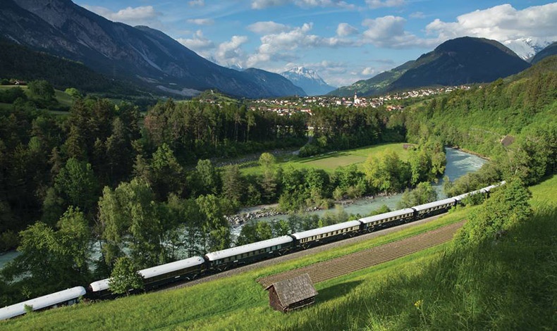 Το Venice Simplon-Orient-Express δεν είναι ένα οποιοδήποτε τρένο! Είναι ένα αρ ντεκό αριστούργημα πάνω σε ράγες, που δεν έχει πάψει να κεντρίζει τη φαντασία των απανταχού κοινών θνητών