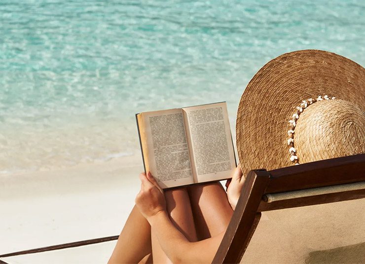 5 λόγοι για τους οποίους η παραλία είναι το καλύτερο μέρος για να διαβάσετε