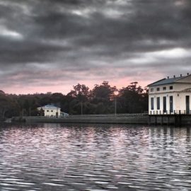 Σαν μαγεμένο, το ολοκαίνουργιο ξενοδοχείο Pumphouse Point εγκαινιάστηκε την Πρωτοχρονιά του 2015 στη μακρινή Τασμανία